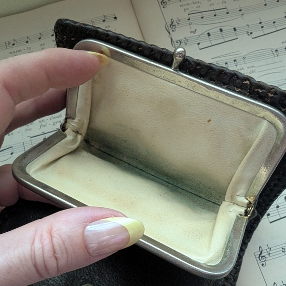 Handcrafted Brown Leather Wallet Hand Tooled - Picture 6 of 6